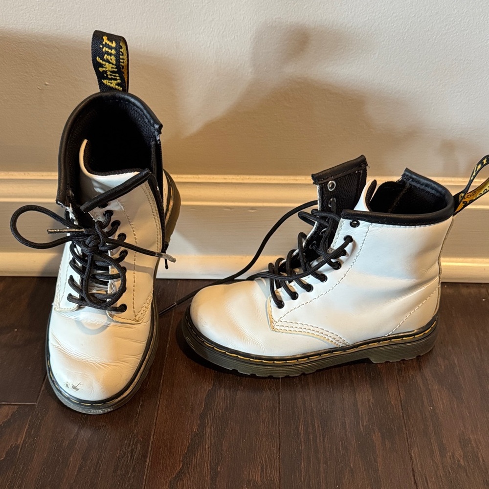Dr. Martens Kids White Leather Boots